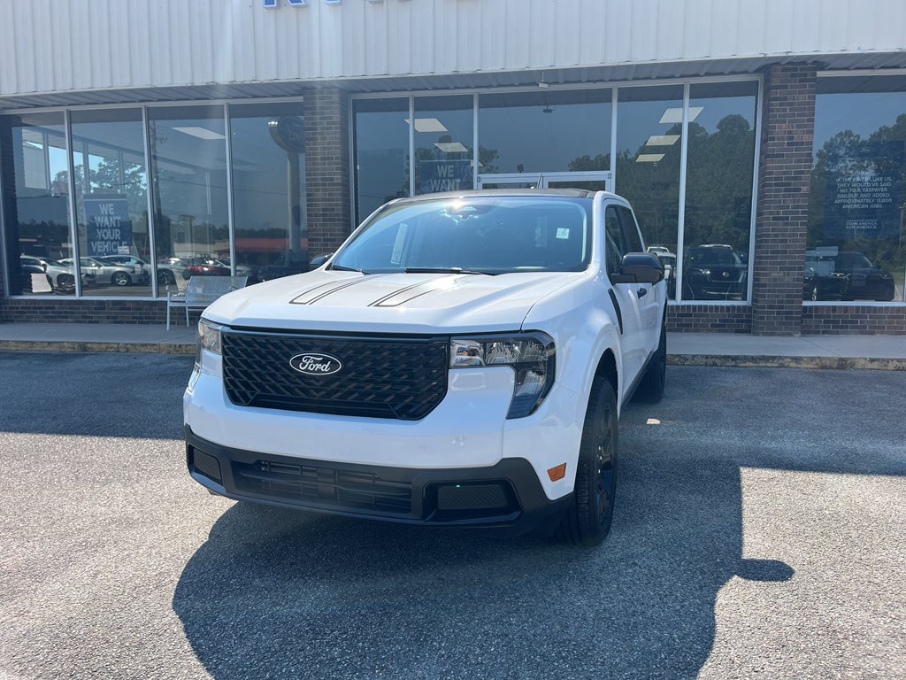 2025 Ford Maverick XLT in Oxford White — front three-quarter view